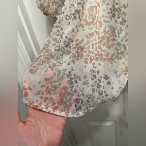 EUC Abercrombie & Fitch L (petite) patterned mini wrap dress - Picture 5 of 6